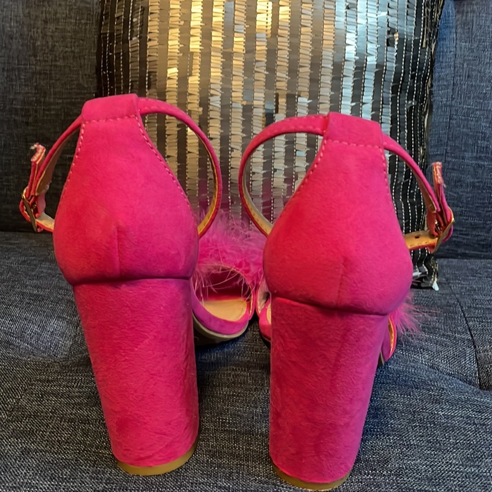 Pink feather suede shoes - Picture 3 of 4